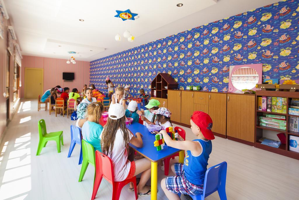 Club Hotel Turan Prince World - Kids Concept Side Exterior photo